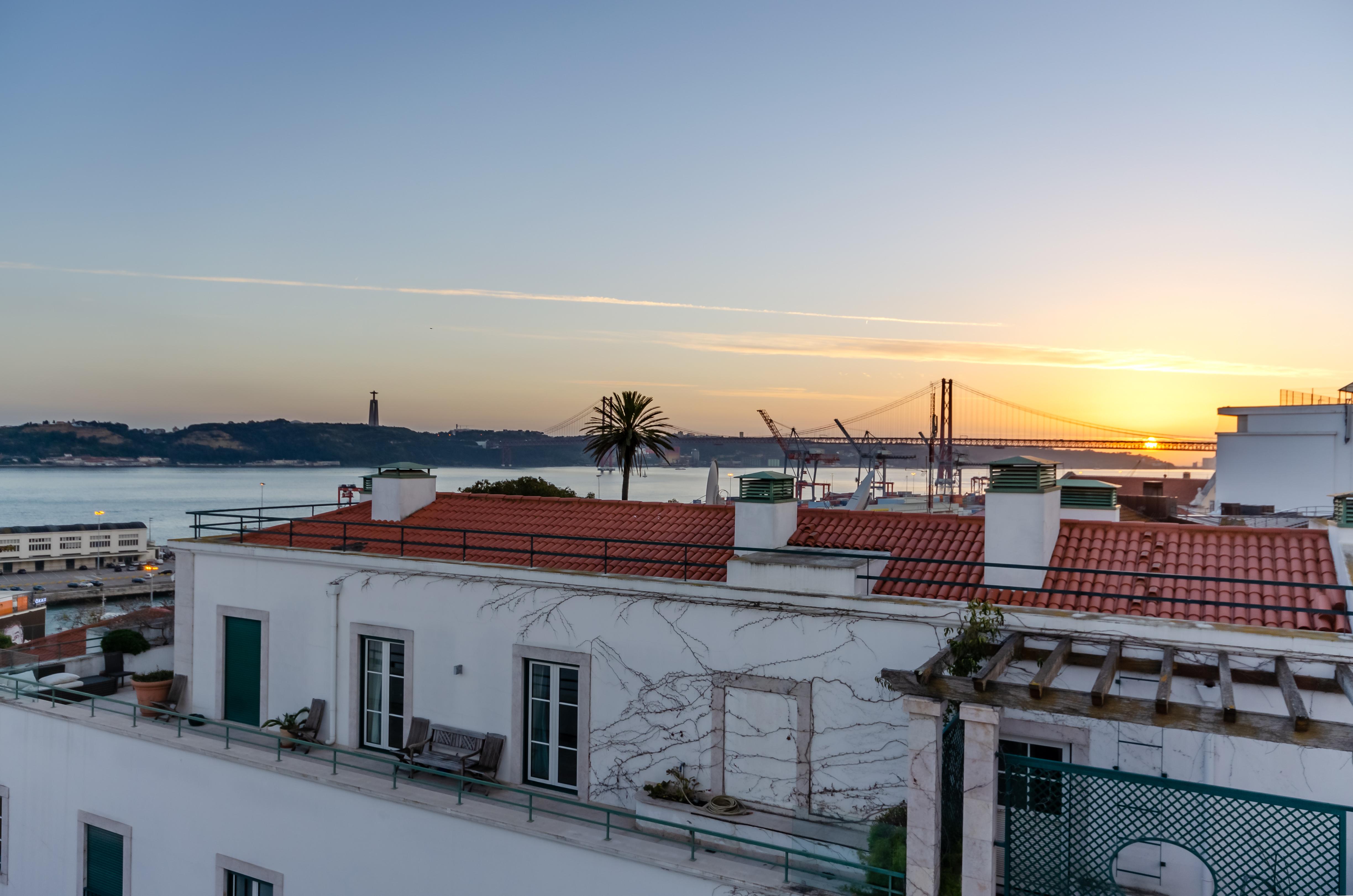 The Emerald House Lisbon Curio Collection By Hilton Hotel Eksteriør billede